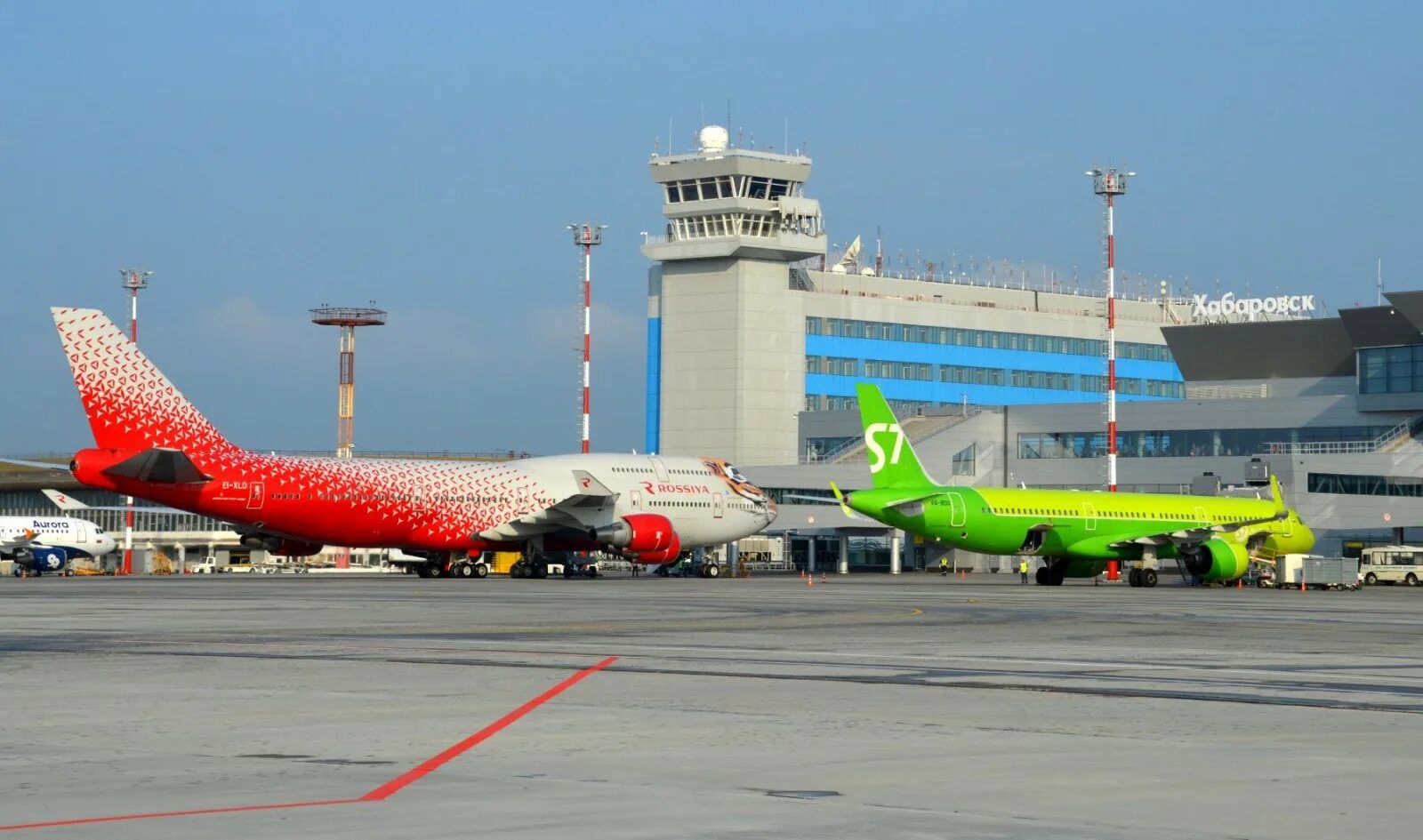 Москва хабаровск. Санкт-петербург махачкала. Владивосток москва сочи. Владивосток и сочи на карте. Широта сочи и владивостока.