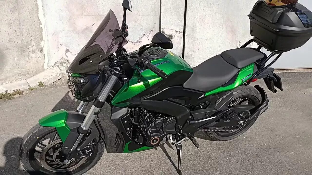 Баджадж 400 купить. Баджадж Доминар 400. Мотоцикл Bajaj Dominar 400 Touring. Мотоцикл Bajaj Dominar 400 UG. Bajaj Dominar 400 Touring черный.