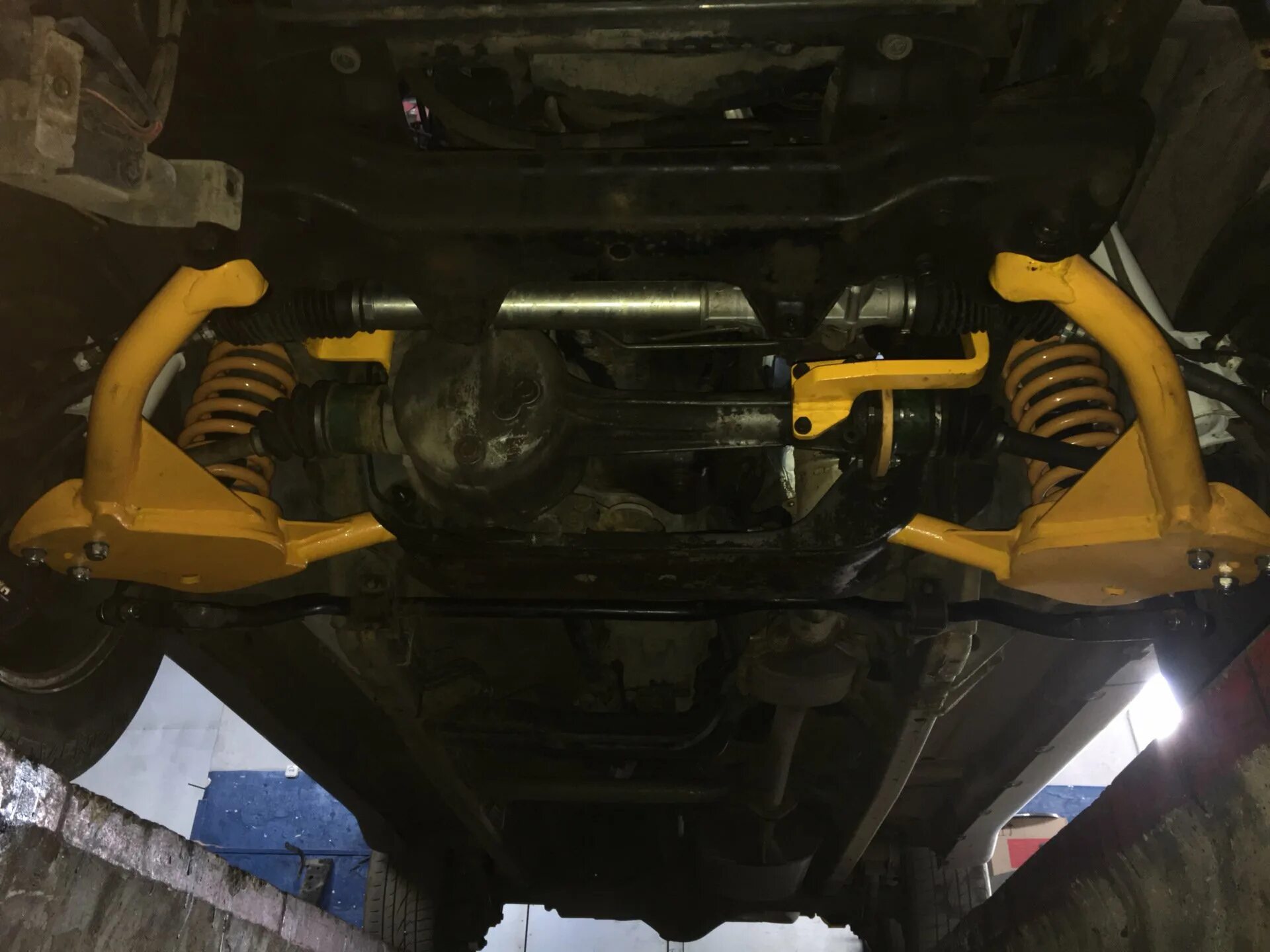 Подвеска сузуки гранд витара 2008. Задняя подвеска гранд витара 2008. Suzuki grand vitara подвеска. Ходовая сузуки витара. Подвеска сузуки гранд витара 2007.