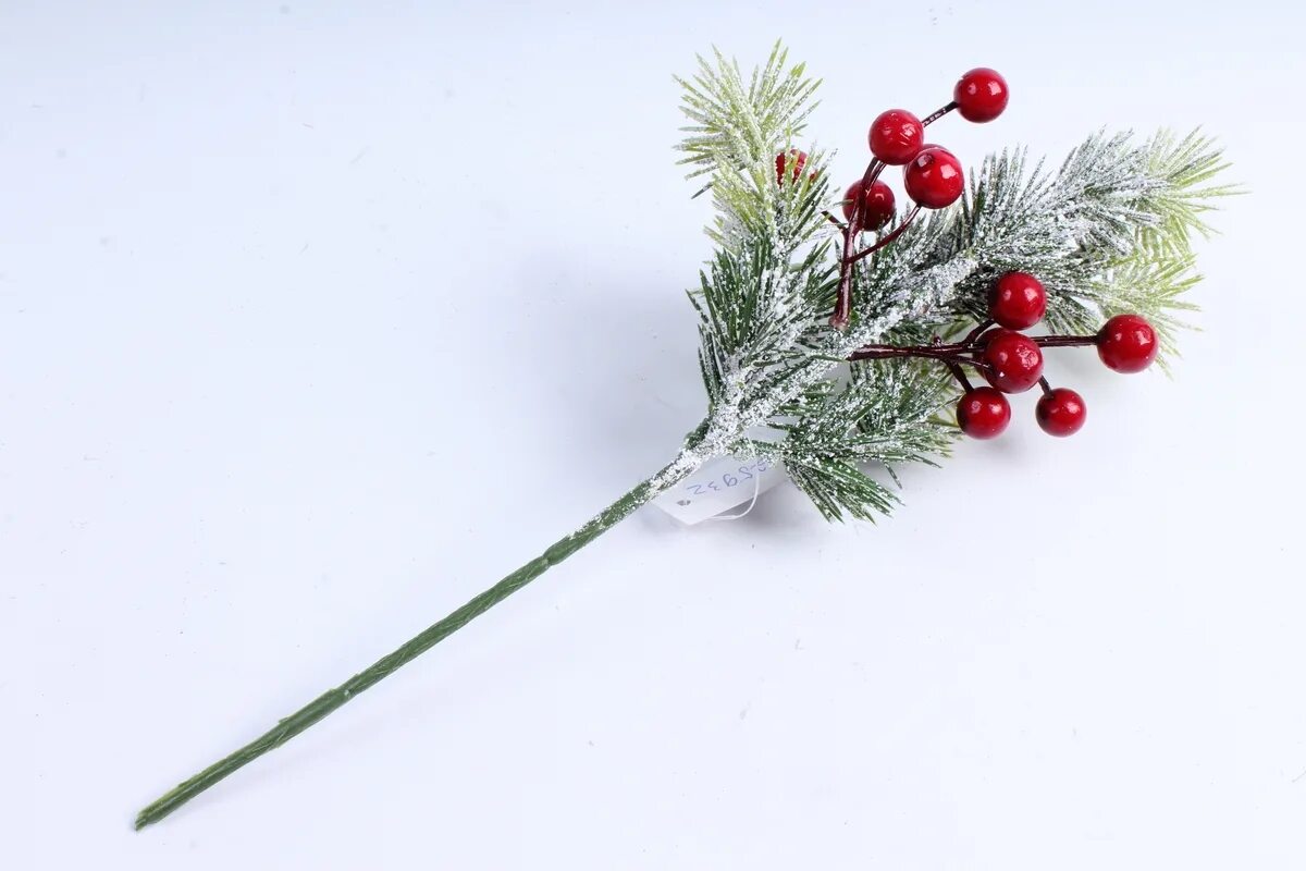 Поставить еловую ветку. Поставить еловую ветку. Ветка искусственной елки. Поставить еловую ветку. Поделки из хвои.