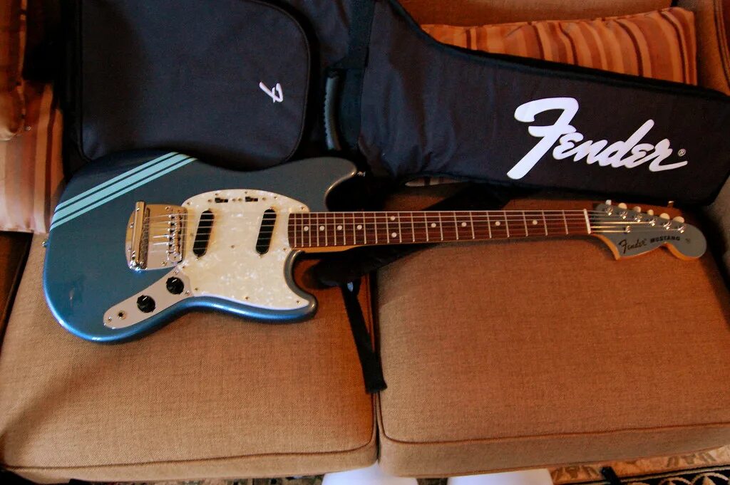 Photogenic mg-200 mustang. Photogenic mg 200 guitar. Photogenic mustang. Paul reed smith prs. Photogenic mustang.