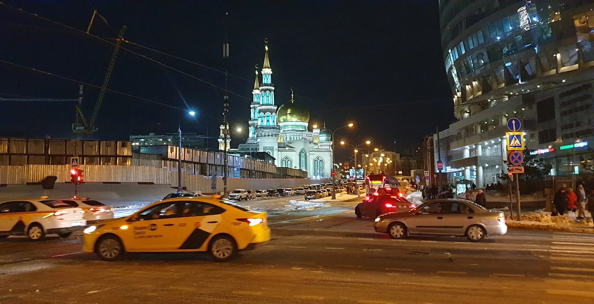 Москва вечером. Апрель в Москве. Апрельский вечер. Вечерний вечер. Что было вчера вечером в москве