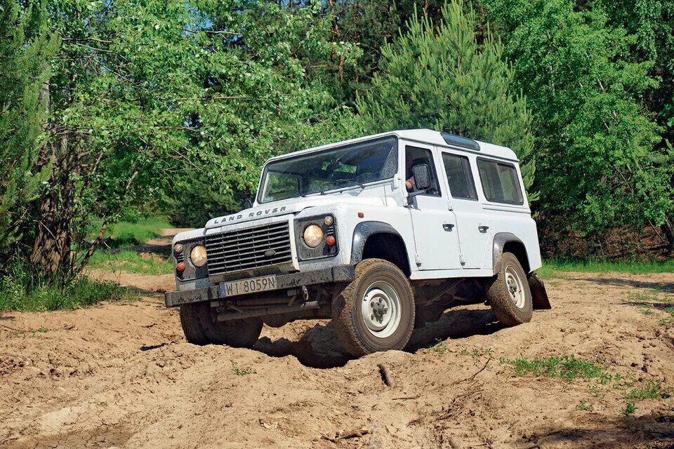 Defender 117. Дефендер 1950. Ленд Ровер Дефендер 110 для бездорожья. Хонкер автомобиль.