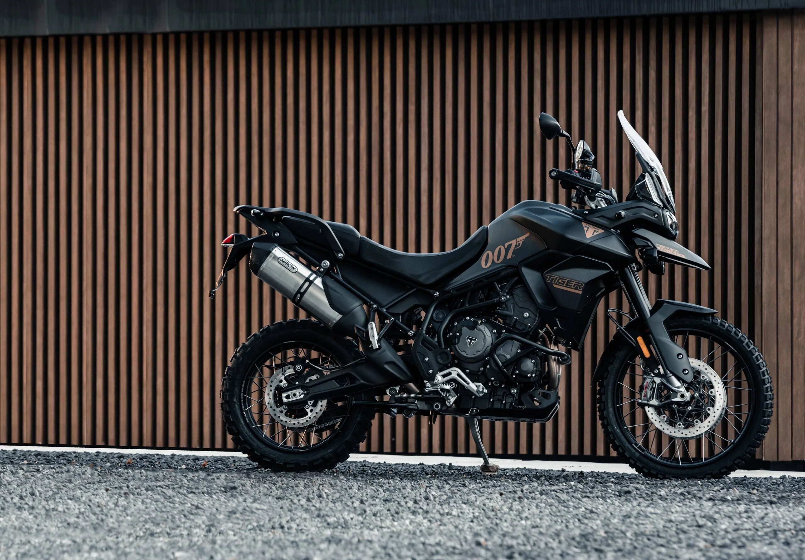 Триумф 900. Triumph tiger 900 bond edition. triumph tiger bond edition. triumph tiger 007. triumph tiger 900 wallpaper.