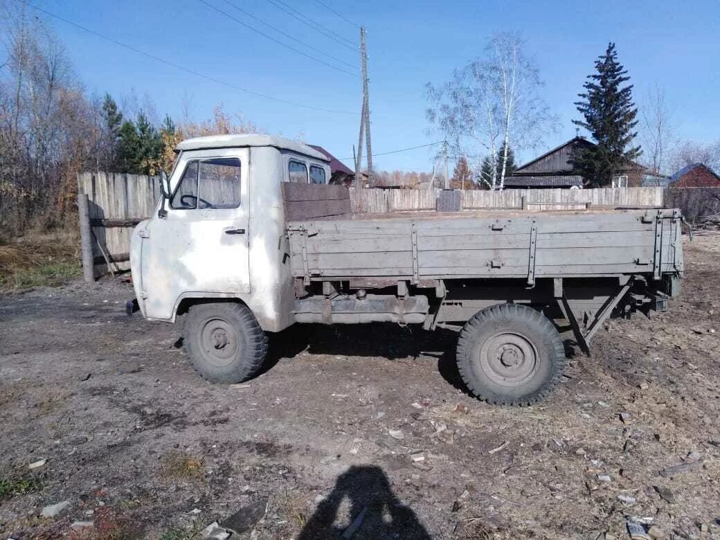 брошенные уаз 3303 бортовой. спецтехника уаз 3303 в благовещенске. уаз головастик 3303 2021. шасси уаз 3303. уаз бортовой 3303 серый.
