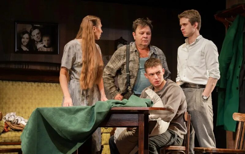 спектакль поэтому. каменькович гитис крымов. спектакль поэтому. спектакль поэтому. артисты театра-студии «романтик».