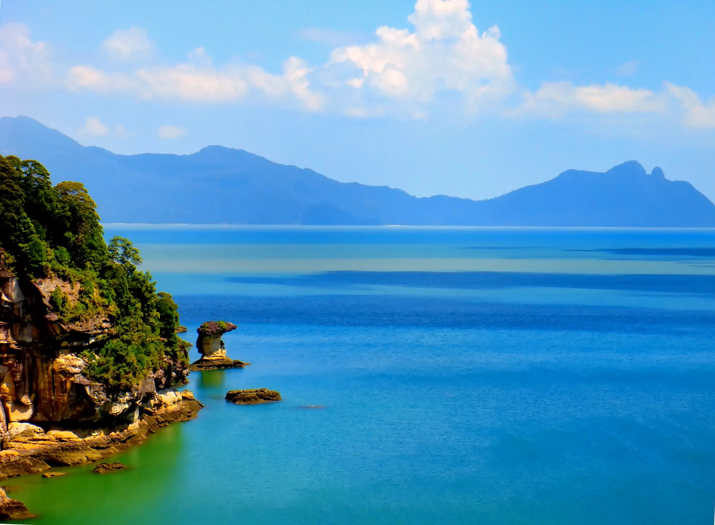 Южно китайское океан. Море Тайланда Пхукет. Гора Муруд Малайзия. Южно-китайское море Вьетнам. Вьетнам моря и океаны.