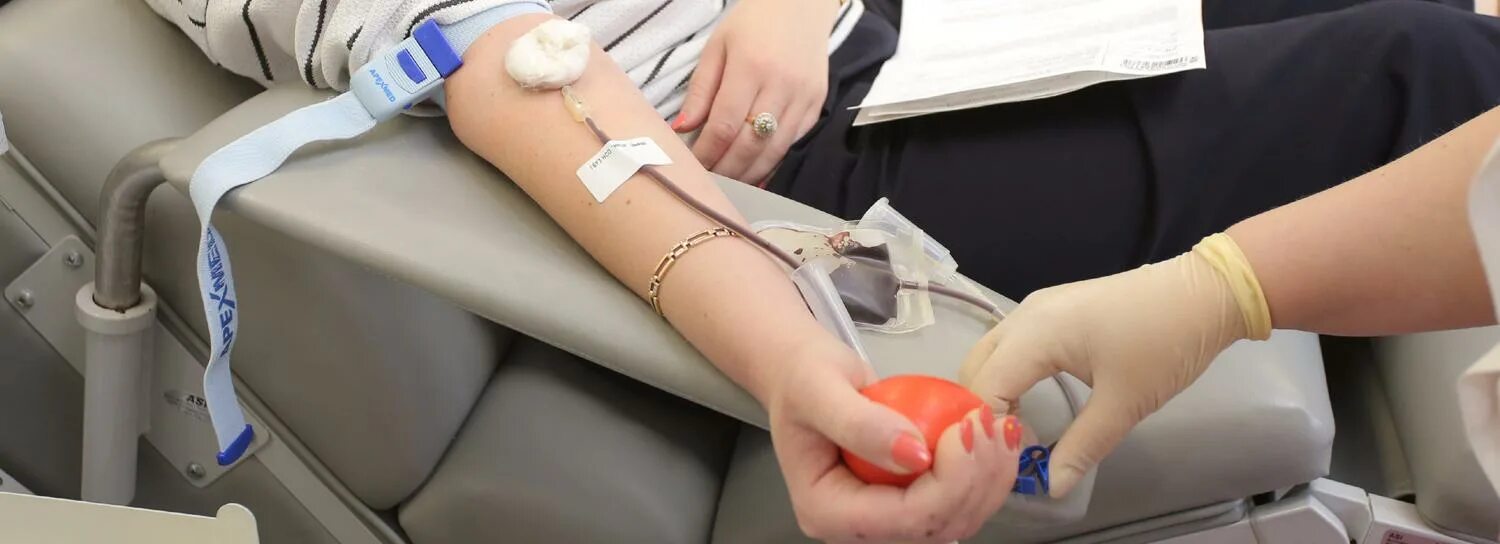 Мобильный пункт сдачи крови. Мобильный пункт забора крови. Донорство крови Новосибирск. Переливание крови Новосибирск.