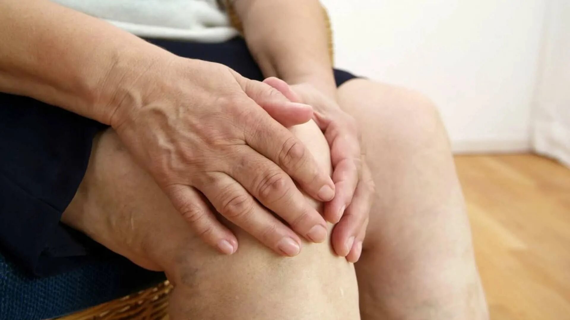 Боли в ногах у пожилых женщин