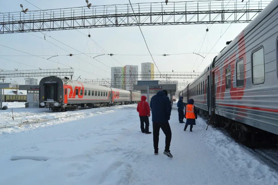 Москва оренбуржье. Фирменный поезд Оренбург. Фирменный поезд Москва -- Оренбург. Фирменный поезд Оренбуржье. Поезд Оренбург Москва.