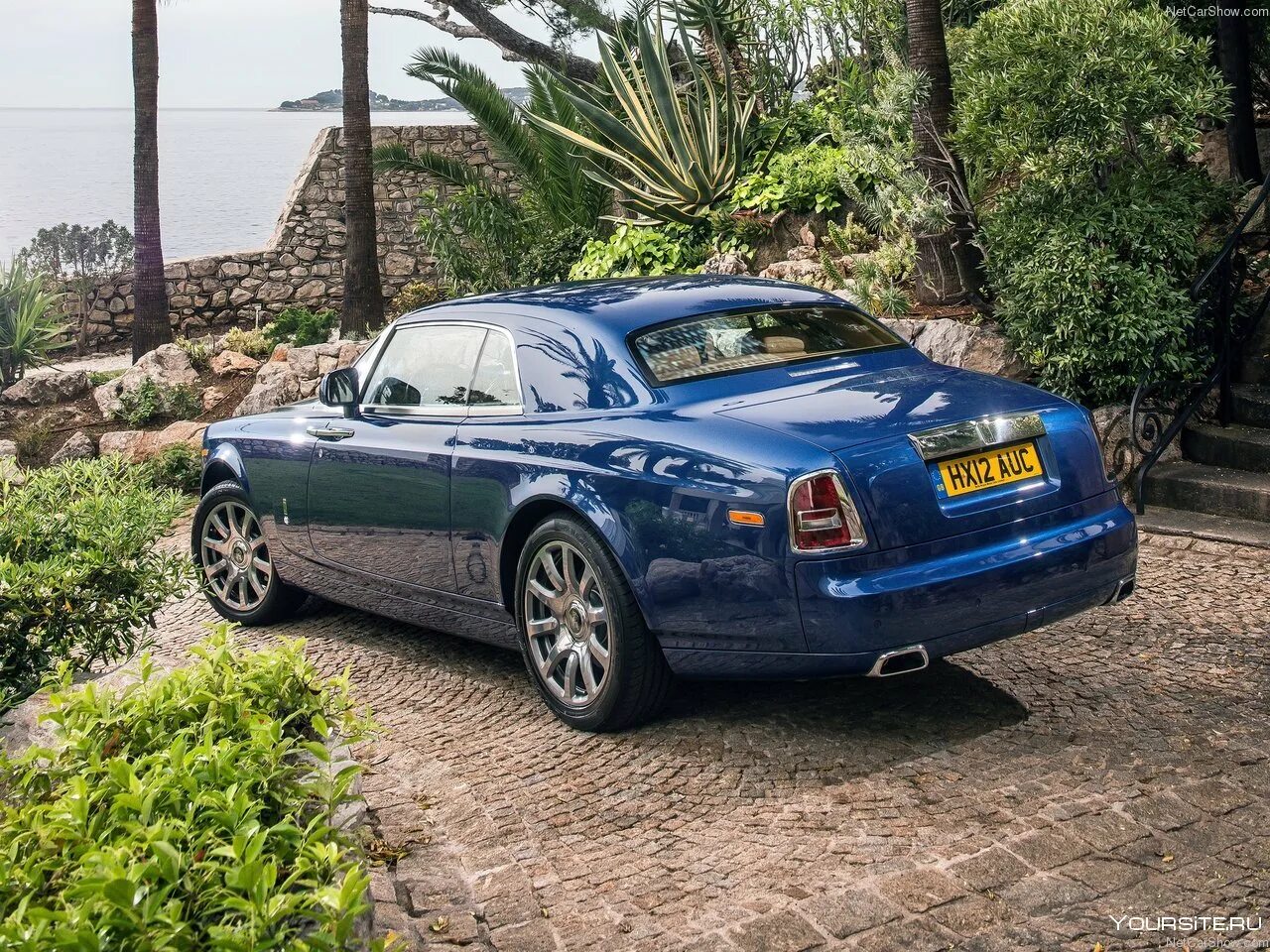 Роллс ройс купе. Rolls Royce Phantom Coupe. Rolls Royce Phantom купе. Rolls Royce Phantom Coupe 2021. RR Phantom Coupe.