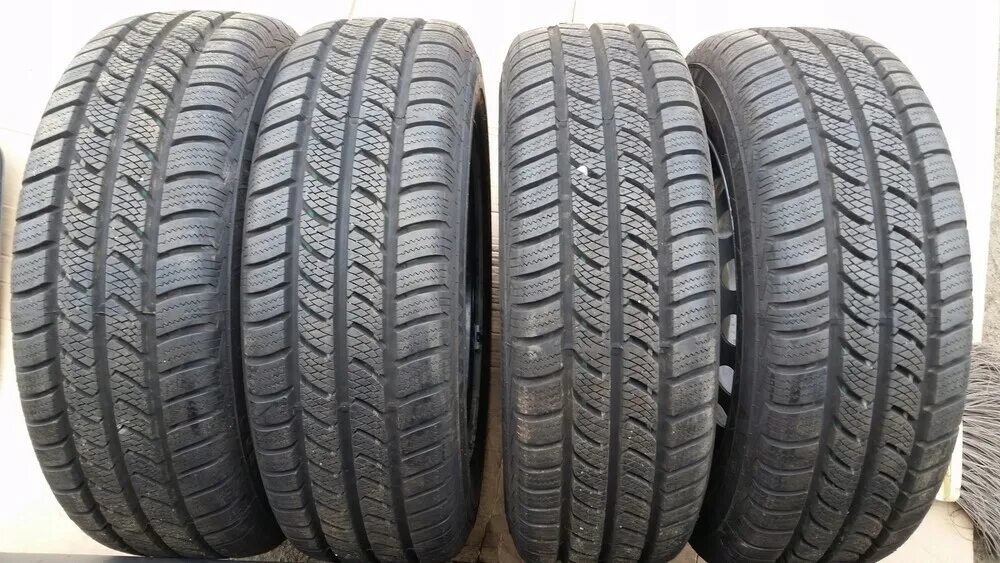 Цветные шины для авто. Continental vancowinter 2. Континенталь резина зимняя 16. Резина континенталь зимняя r14. Континенталь 215/65 r16.