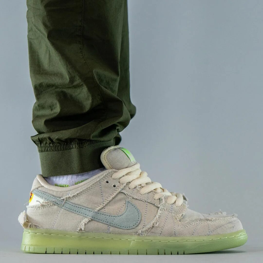 Nike sb dunk low mummy halloween 2021. Nike sb dunk mummy. Найк данк мумия. Кроссовки nike sb dunk low mummy. Найк данки ласер оранж.