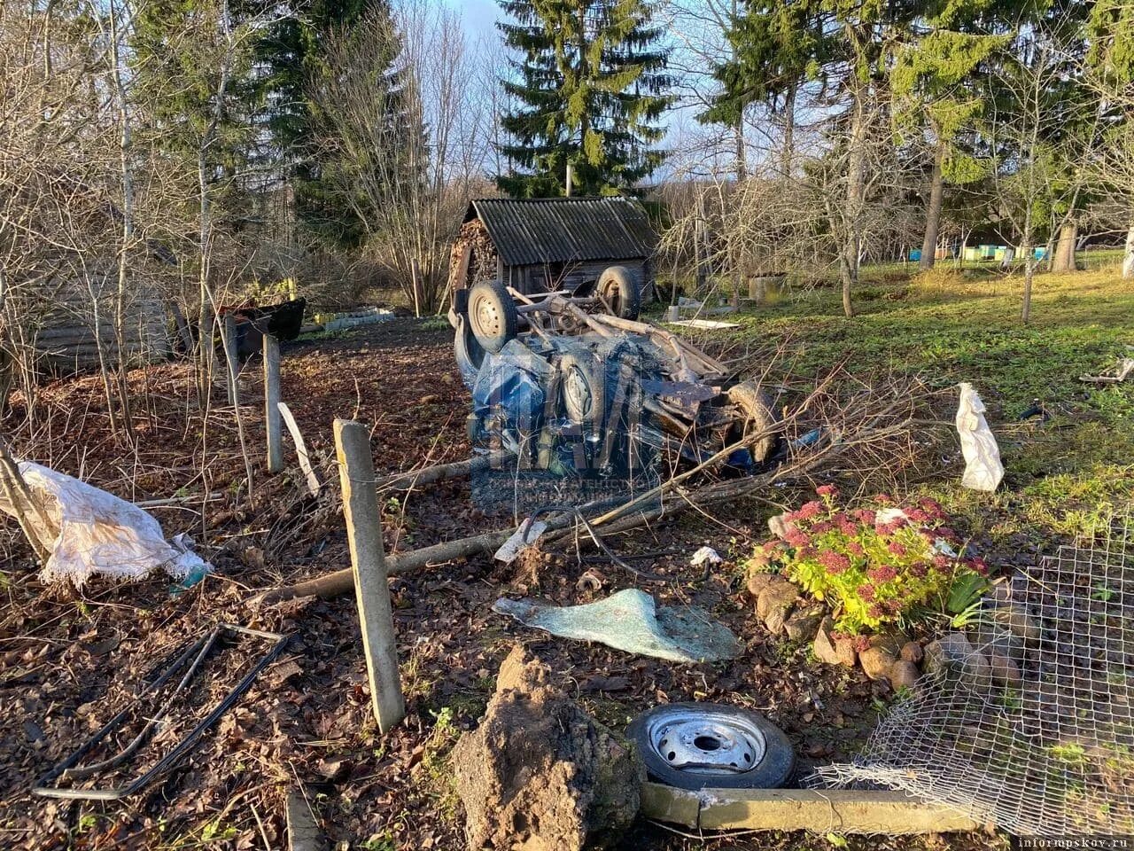 Авария в поддубье. Деревня Поддубье Псковской области. Печорск в Псковской области. Авария в Печорском районе Псковской области. ДТП В Печорском районе Псковской области.