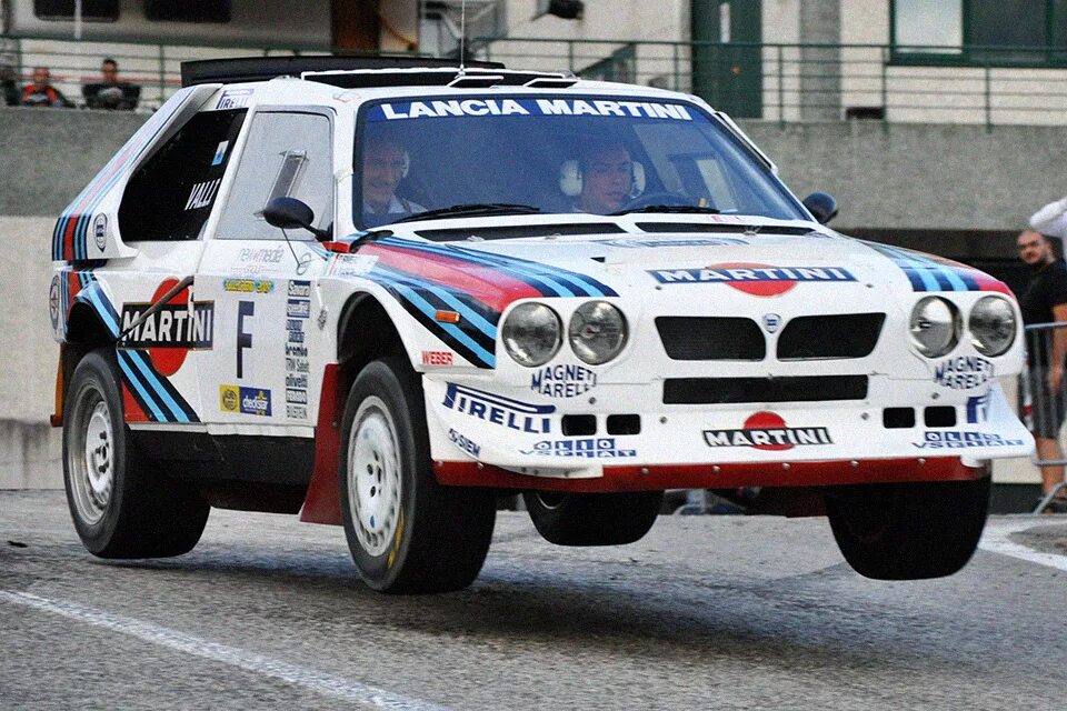 Машины группы 5. Lancia Delta s4 Group b. Lancia Delta s4 ралли. Lancia Delta integrale s4 Rally. Лянча Дельта s4 раллийная.