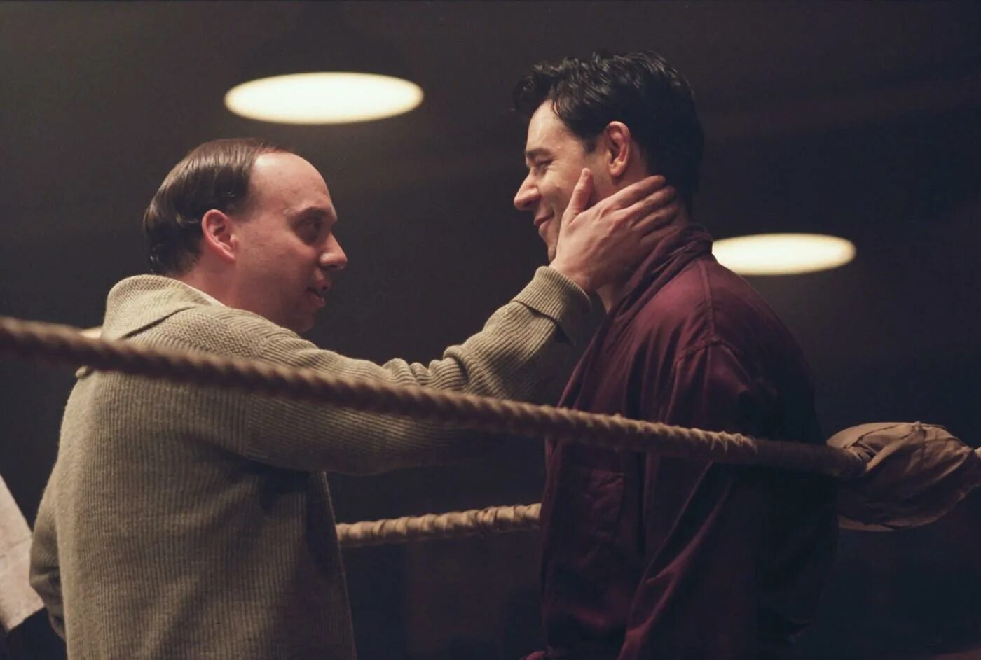 Нокдаун / Cinderella man (2005). Рассел Кроу нокдаун.