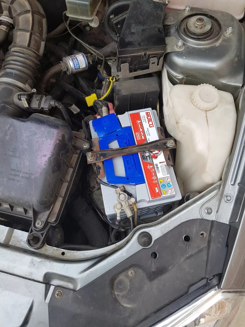 Новый аккумулятор - Lada Приора седан, 1,6 л, 2009 года поломка DRIVE2