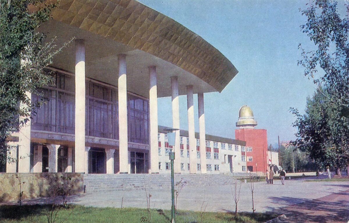 Белгород 1980. Парк ленина белгород. Гостиница центральная белгород. Белгород 70 е годы. Вокзал белгород 1990.