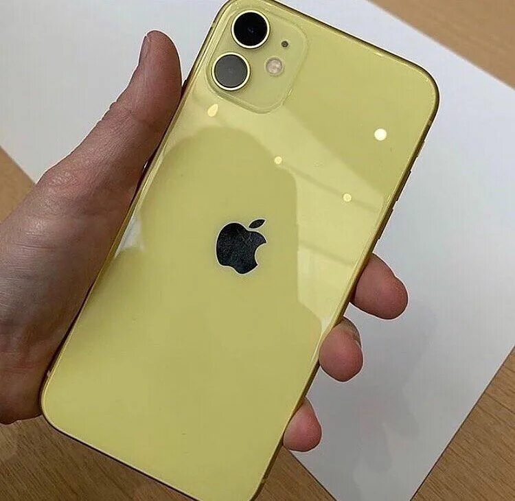 Айфон 15 цвета в живую. Iphone 11 желтый. iphone 11 128gb yellow. айфон 11 жёлтый 64 гб. apple iphone 11 64gb yellow.