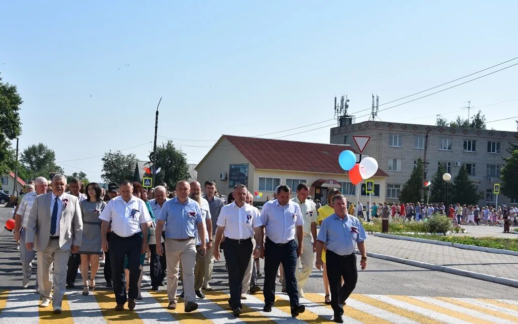 Фок беседь красная гора. Памятник чернобылю в брянске. Красная гора брянская область. Красная гора брянская область. Красная гора брянская область.
