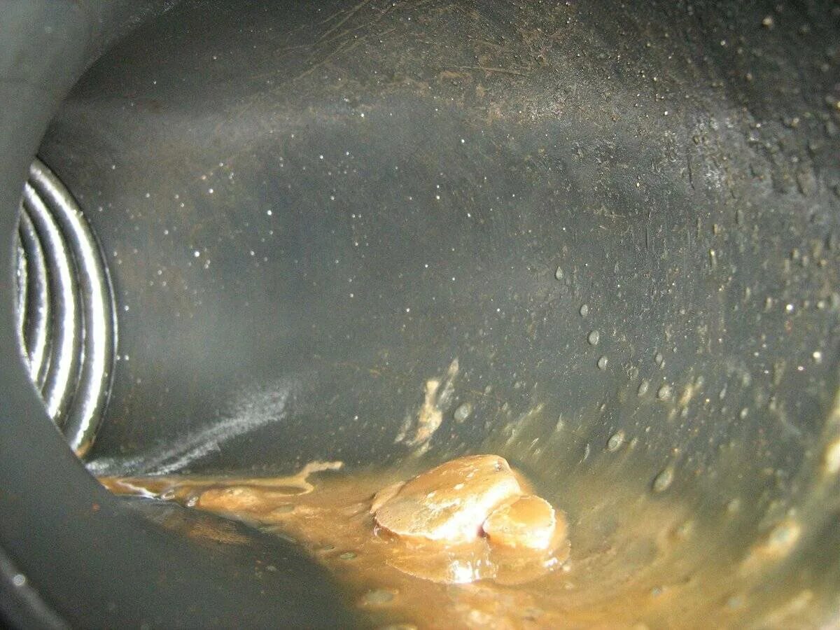 Почему в баке вода. Вода в бензобаке. Почему в баке вода. Вода в топливном баке автомобиля. Конденсат в баке автомобиля.