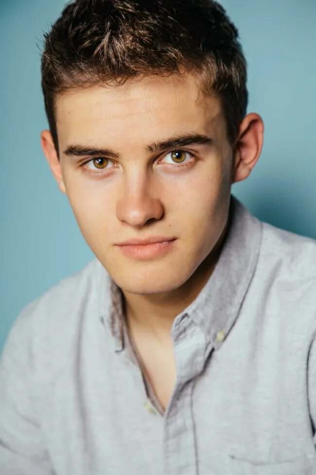 Майкл кошорек. Кори брайант волчонок. Кори волчонок актер. Michael johnston. Michael johnston actor.