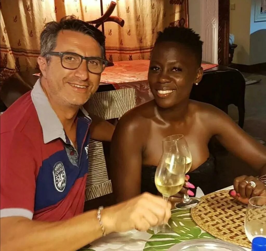 Пигмеи. Мзунгу. Мзунгу путешественник. Мзунгу. Пигмеи.