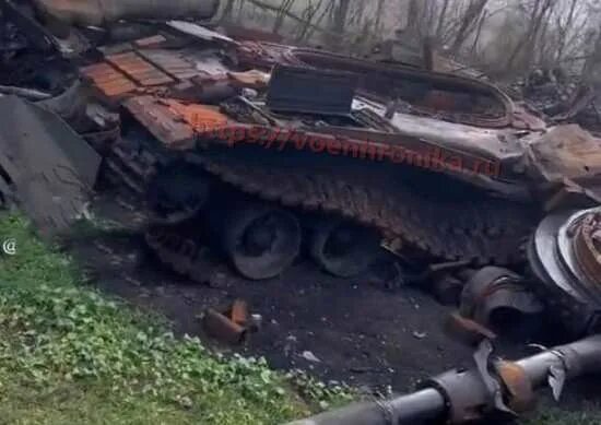 Боевые действия курдюмовка. Подбитая Российская техника на Украине. Уничтоженный украинский танк.