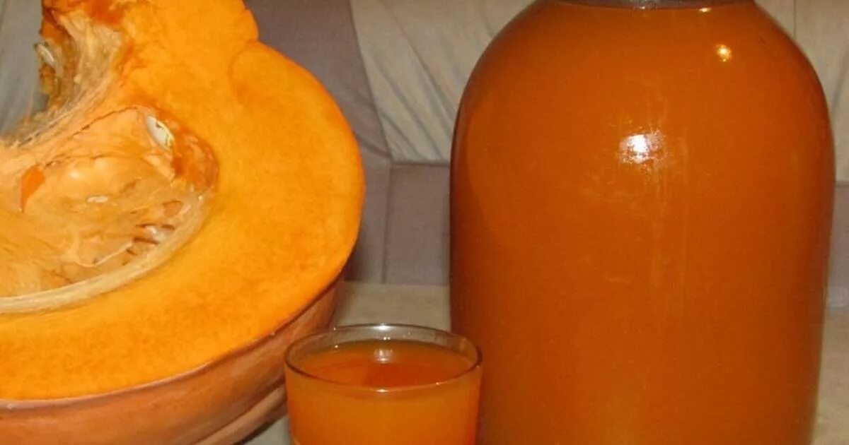 Как сделать тыквенный сок. Тыквенный сок. сок из тыквы. тыквенный сок с мякотью. сок из тыквы в домашних.