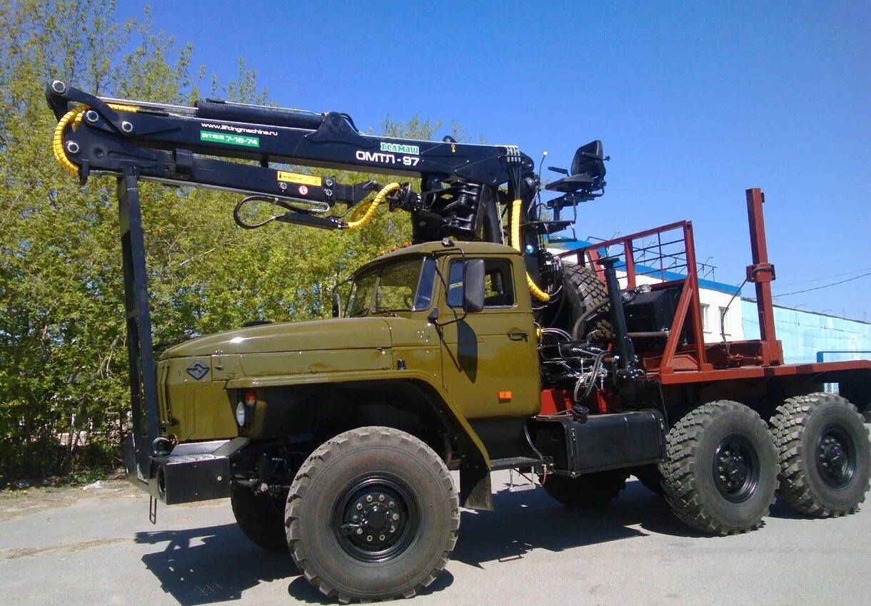 Лесовоз vm10 урал. Фискарс машина. Урал 4320 фискарс. Урал 4320 лесовоз. Урал 4320 с манипулятором.