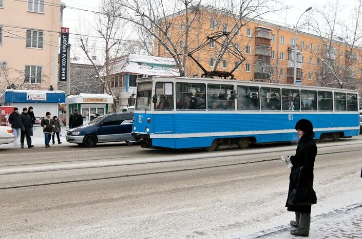 Трамвайные линии в Иркутске. Иркутск трамвай зима. Трамваи Иркутск зимой. Коммунальный транспорт Иркутск.
