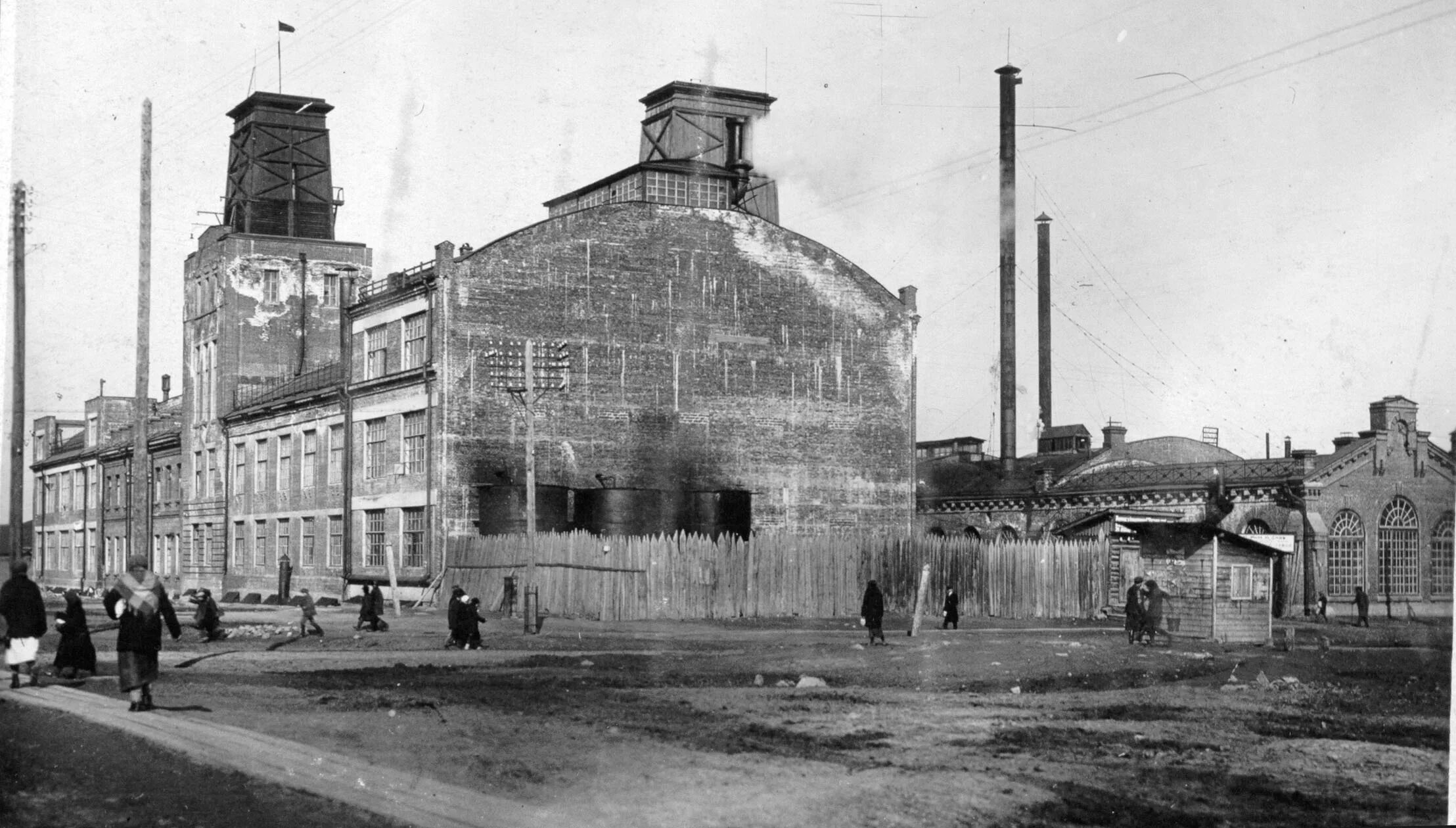 Заводы новосибирска история. Сухарный завод Новосибирск. Новосибирск 1930. Новониколаевск 1920-е. Новосибирск в 20 веке.