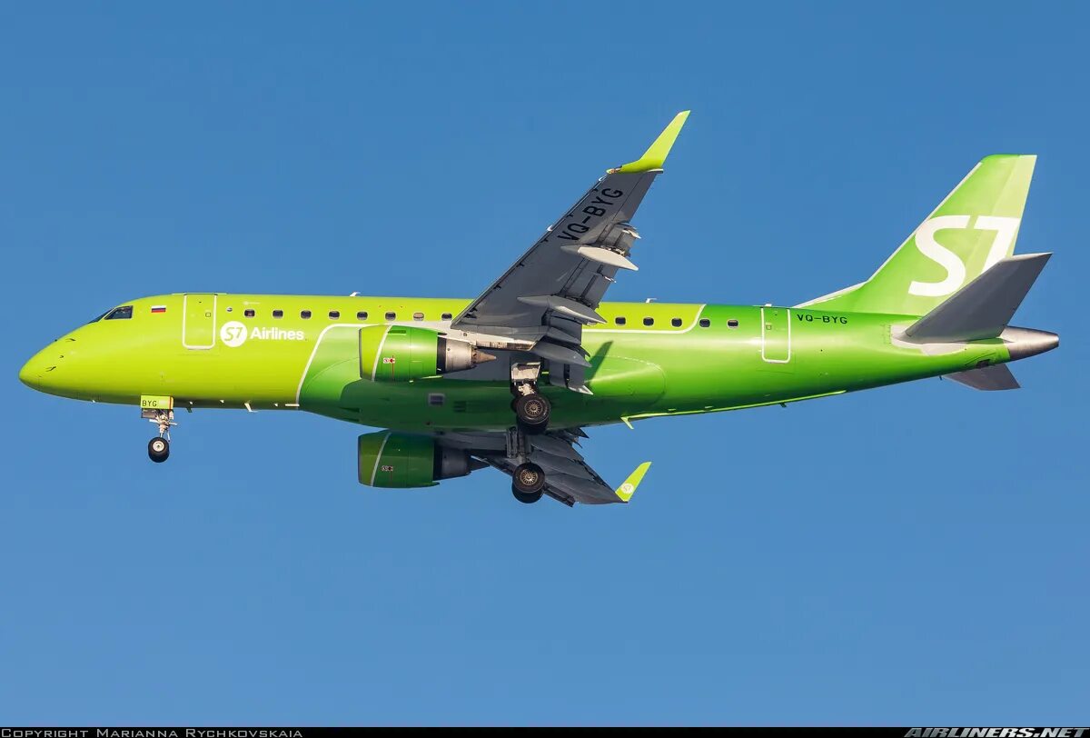 Embraer 170 s7. Embraer e170 s7. Embraer 170 самолет. Бразильский самолет Эмбраер s7. S7 Airlines Эмбраер 170.