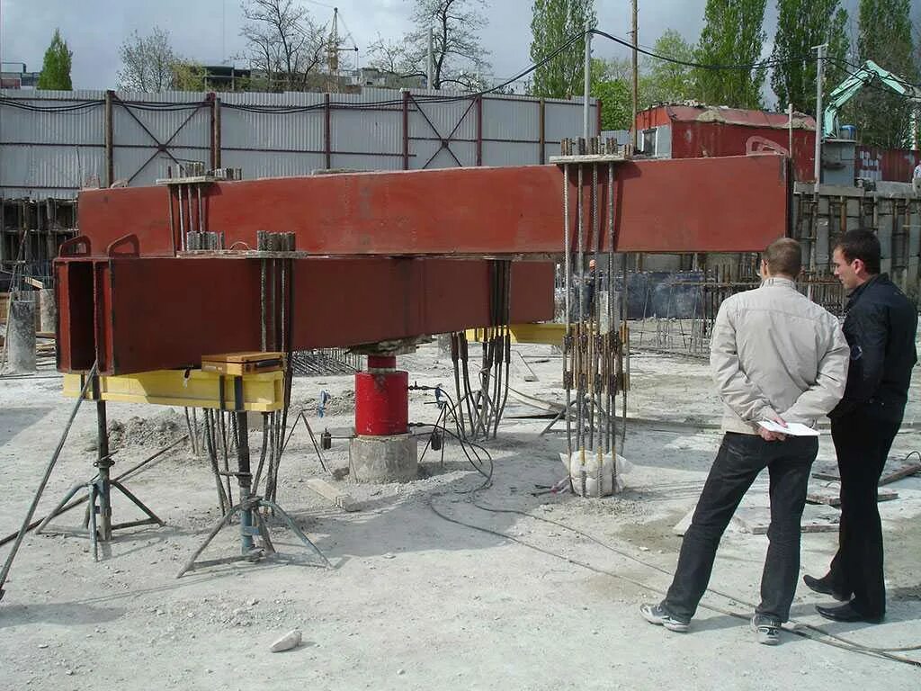 Статические испытания буронабивных свай. Статические испытания свай технология методом вдавливания. Испытание грунтов сваями на выдергивание. Штамповые испытания грунтов бнс. Реперная система для испытания свай.