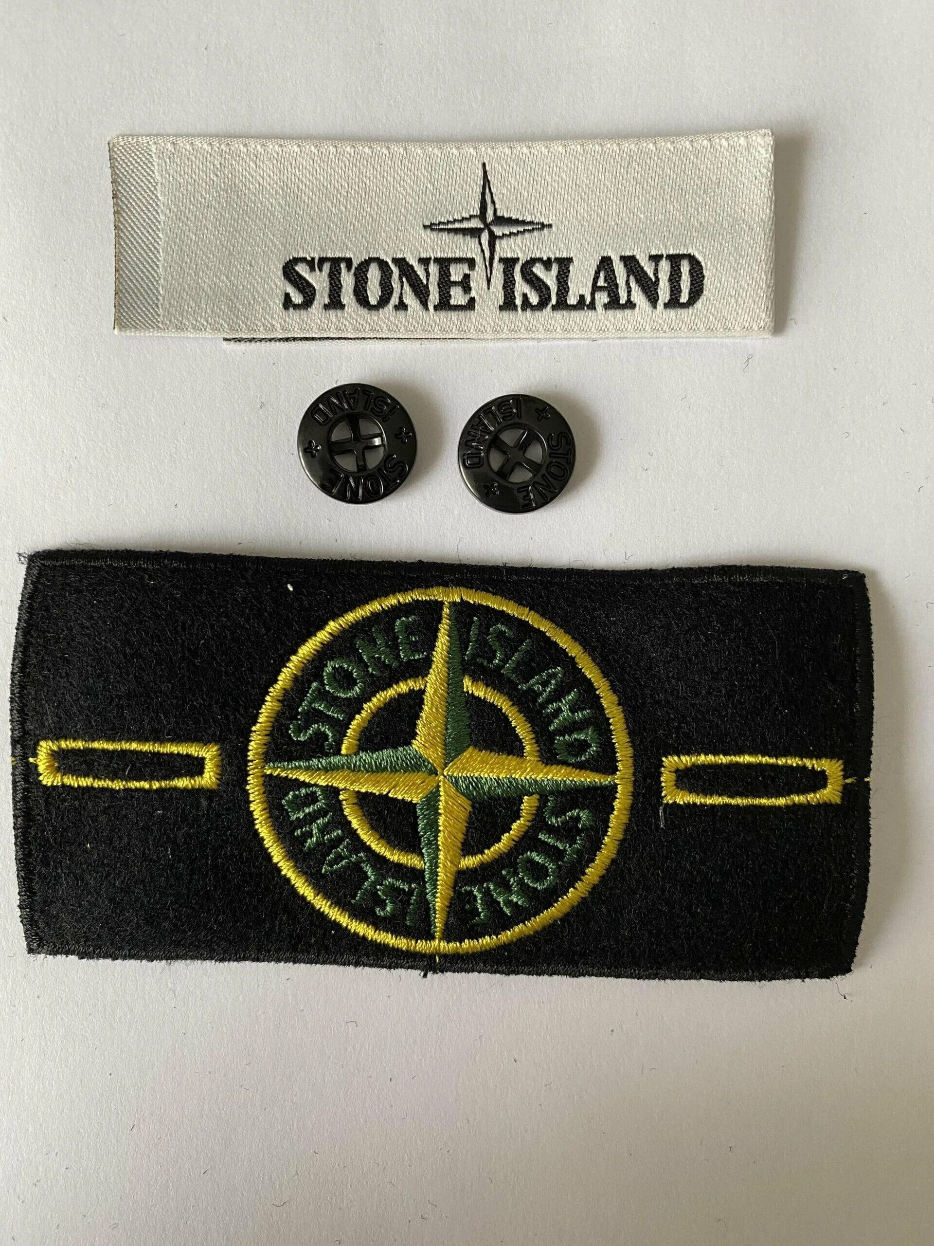 Патч оригинал stone island. Stone island badge. стон исланд оригинал. stone island флаг. патч stone island оригинал.
