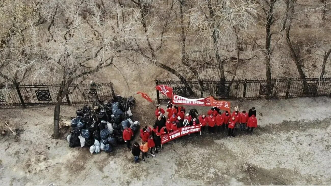 1 мая субботник. 1 мая фото. парад пожарных барнаул 2025. праздничный первомайский салют. первомайские праздники в 2025 году.
