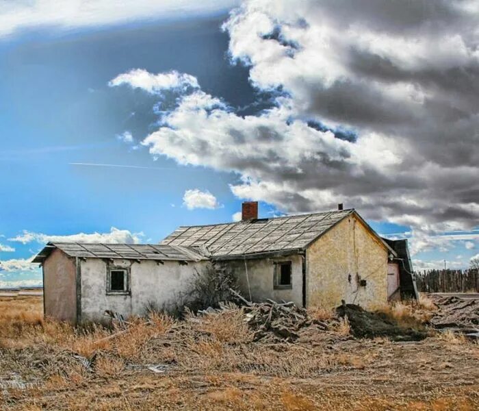 Abandoned village. Заброшенные Деревенские дома. Вайоминг заброшенный город. Заброшенный деревенский дом фото. Abandoned Hakka Village.