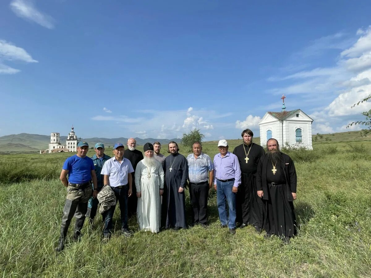 Погода в новоселенгинске. Новоселенгинск Бурятия школа интернат. Свято-Троицкий Селенгинский мужской монастырь Бурятия. Новоселенгинск Бурятия музей Декабристов.