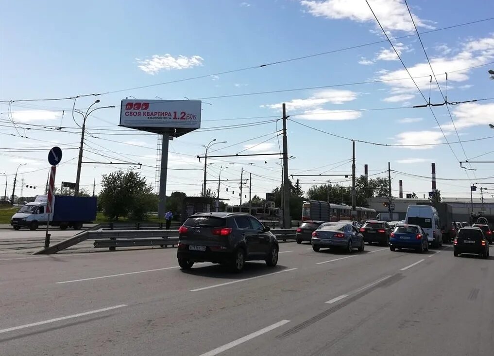 Улица фронтовых бригад (екатеринбург)15. Рекламный щит в центре екатеринбург. Г. Фронтовых бригад, 18. Фронтовых бригад, 14.