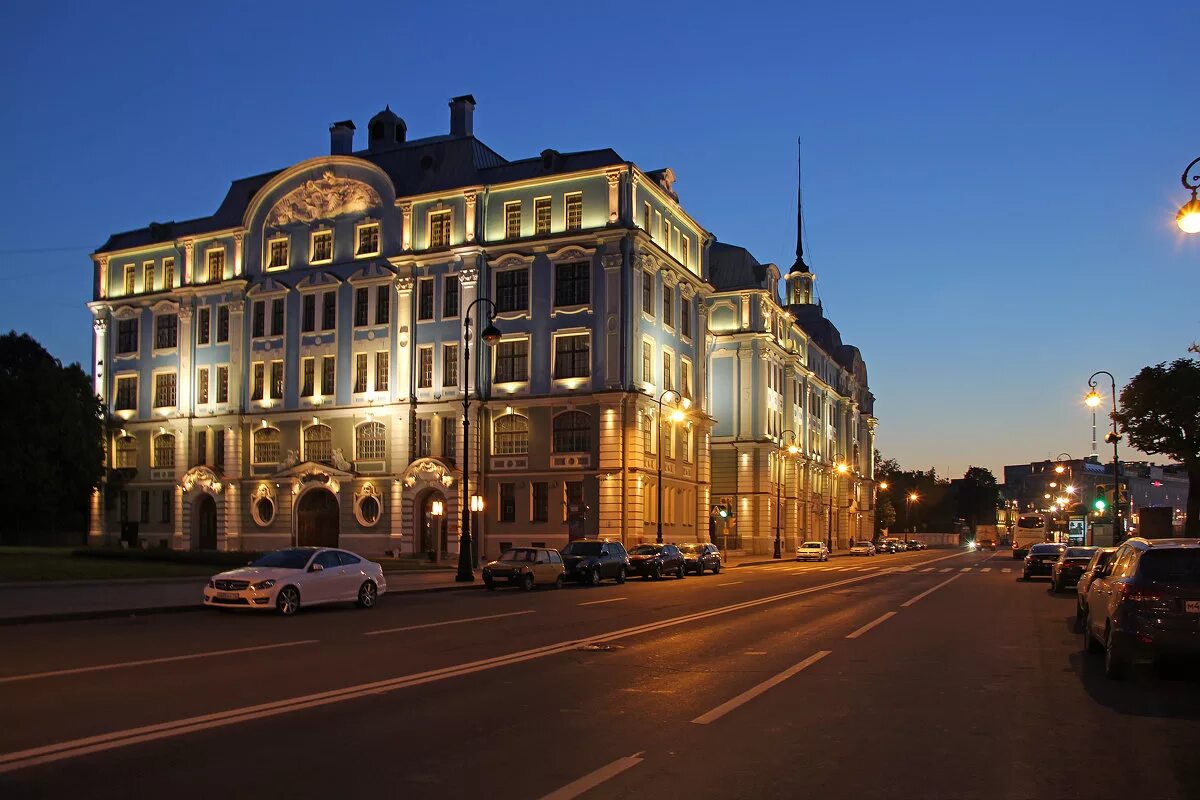 Работа петроградка. Петроградский район Санкт-Петербурга. Район Петроградка Санкт Петербург. Центр Петроградского района Санкт-Петербурга. Петроградская площадь Санкт-Петербург.