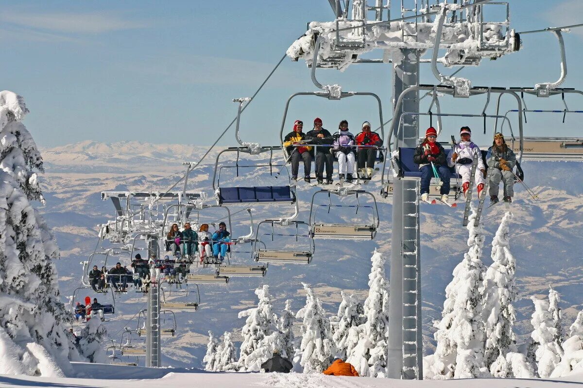 Сербия горнолыжный курорт. Kopaonik горнолыжный курорт. Горнолыжный курорт Сербия Капаоник. Горные лыжи в Сербии Копаоник. Курорт Копаоник в Сербии.