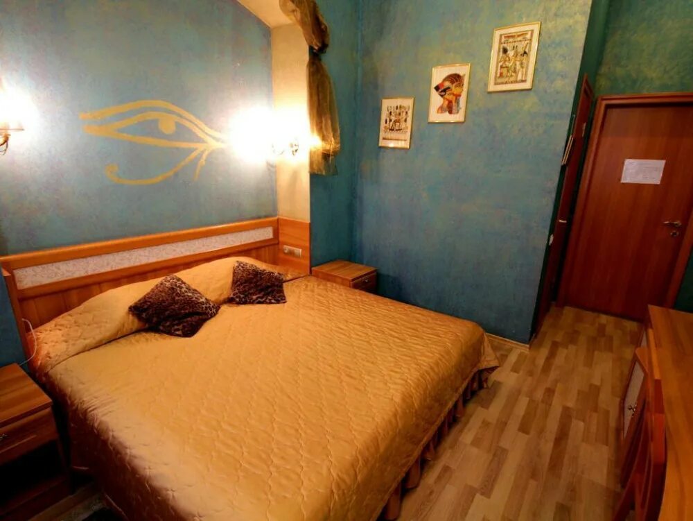 Art house алушта. Отель art house hotel. Меблированные комнаты арт-хаус комнаты. Артхаус отель. Макаренко 3 сочи.