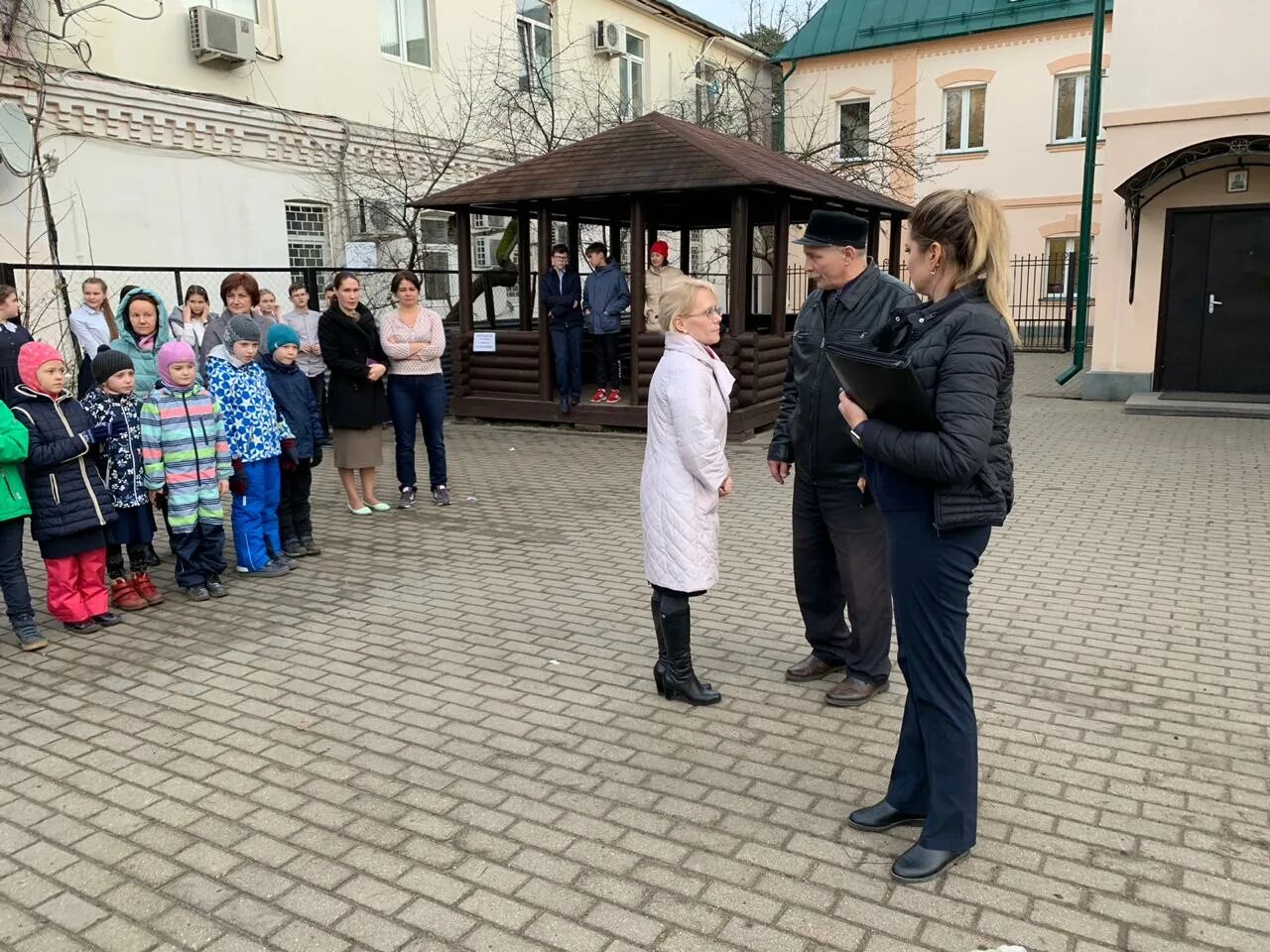 Свято-георгиевская гимназия красногорск здание. Свято георгиевская красногорск. Георгиевская гимназия егорьевск. Свято-георгиевская гимназия красногорск. Свято георгиевская школа ростов на дону.