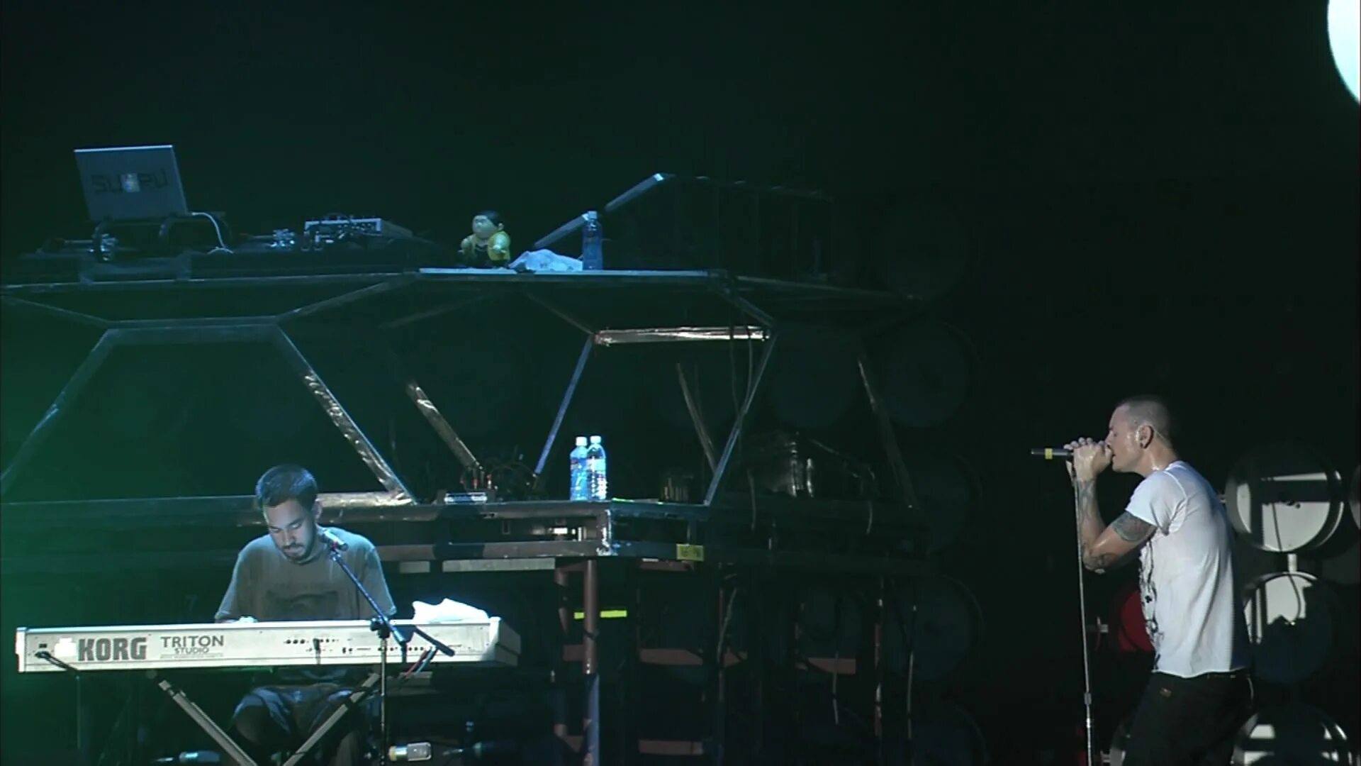 Linkin park one step close. Breaking the Habit Live at.