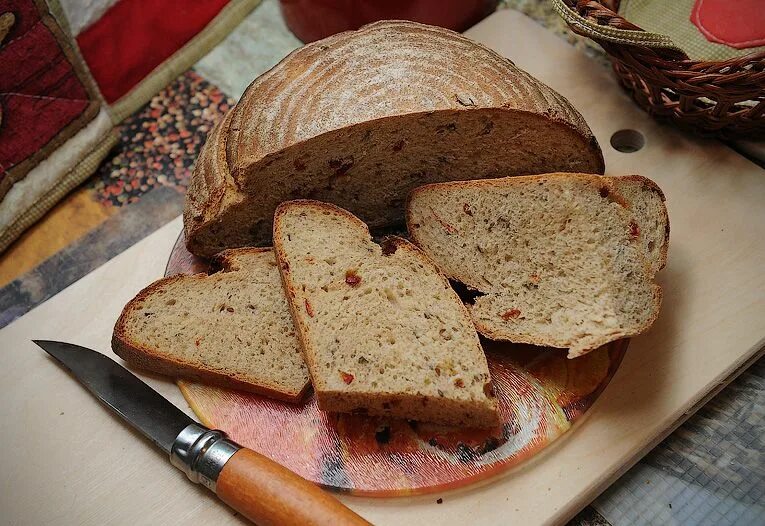 Рецепт домашнего ржано пшеничного хлеба. Ржано-пшеничный хлеб. Хлеб ржано-пшеничный с дрожжами. Хлеб ржано-пшеничный в духовке. Ржано-пшеничный хлеб ржано-пшеничный хлеб.