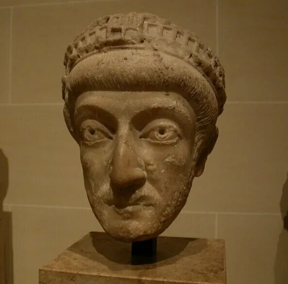 Феодосий 1 римский император. Кто запретил проведение олимпийских игр в древности. Император запретил олимпийские игры. Римский император феодосий i. Император феодосий 1.