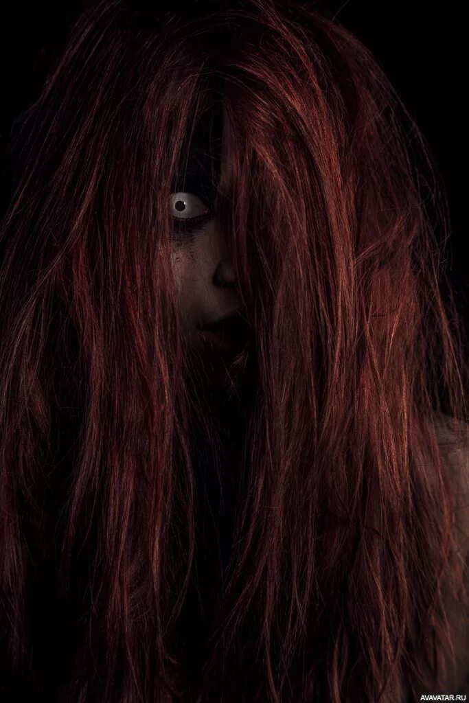 Девушки страшилки. Девушки страшилки. Паранормальное явление полтергейст. Красивый вампир. Мрачные фотосессии.