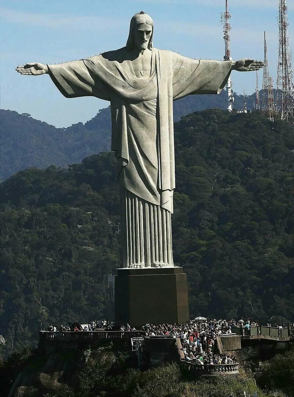 Статуя искупителя. Христос Искупитель Рио де Жанейро. Статуя Иисуса Христа в Рио-де-Жанейро. Статуя Иисуса Христа Искупителя. Статуя Иисуса в Рио де Жанейро.