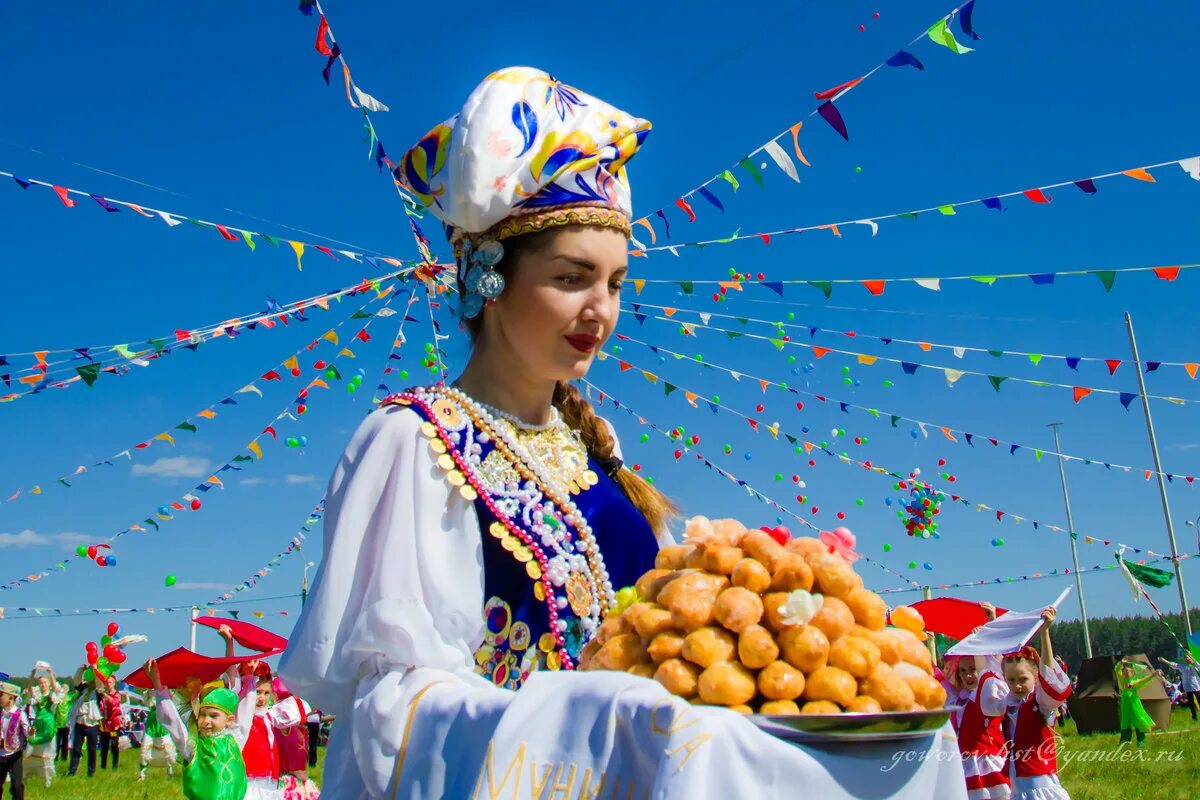 Сабантуй в татарстане. Национальный праздник татар сабантуй. национальные праздники татарстана сабантуй. праздник сабантуй у татар. сабантуй праздник плуга.