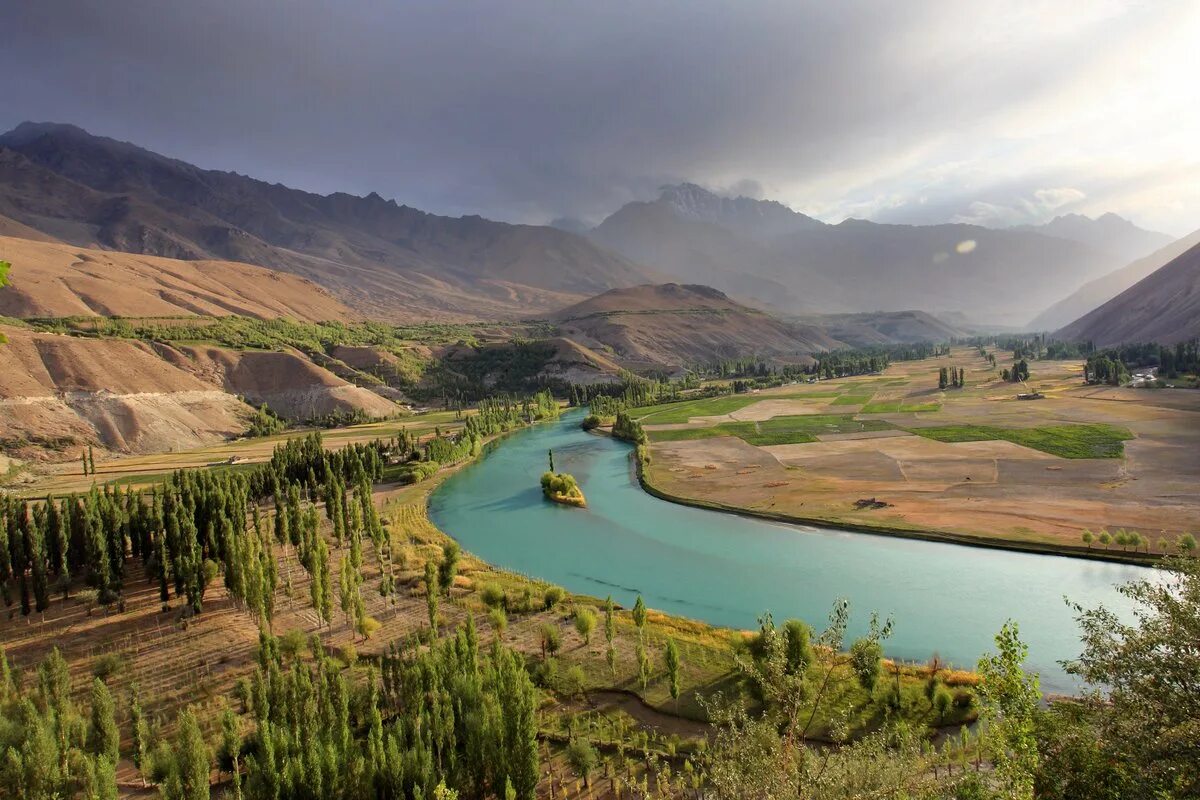 Национальный парк Хингол Пакистан. Долина реки инд Пакистан. Долина Чапрот Пакистан. Лахор Пакистан горы.